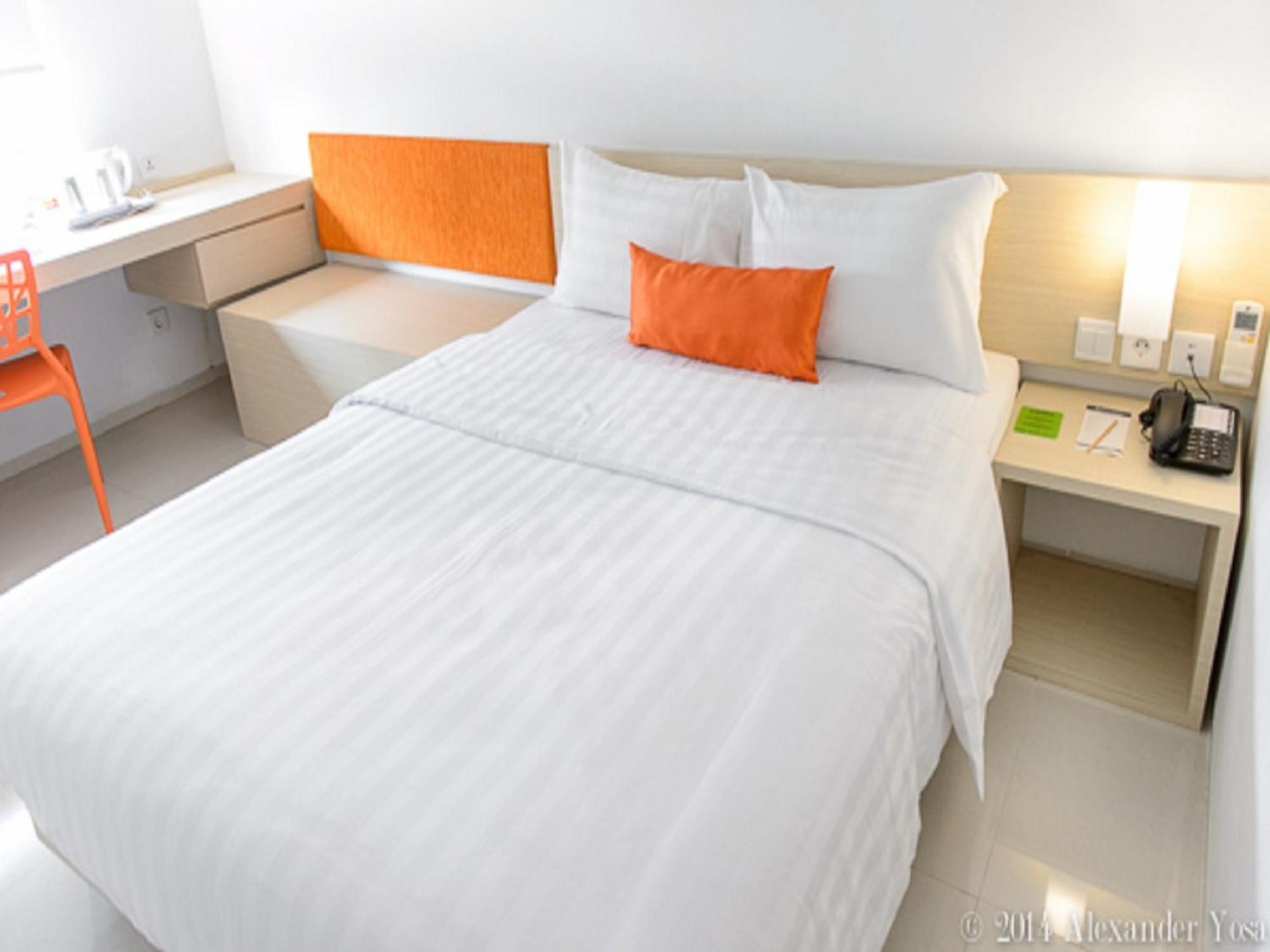 Zuri Express Mangga Dua Hotel Jakarta Szoba fotó
